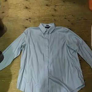 I am selling a jones new york tee